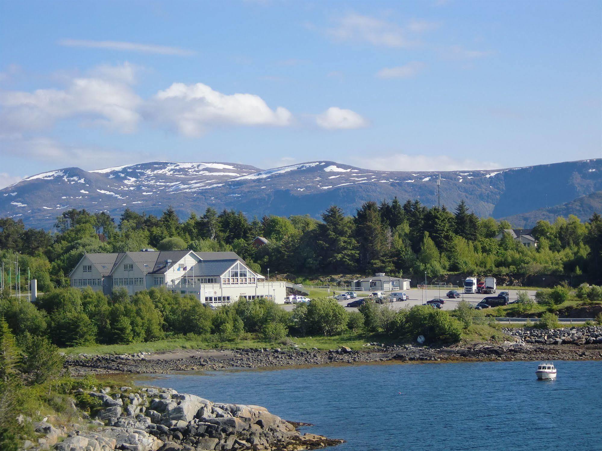 Aalesund Airport Hotel Ytterland Bagian luar foto