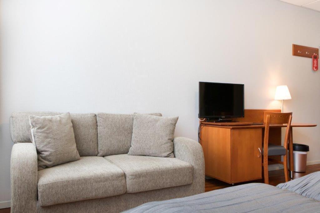 Aalesund Airport Hotel Ytterland Bagian luar foto