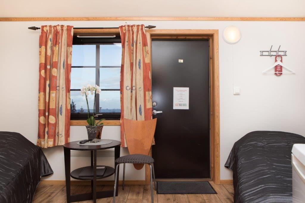 Aalesund Airport Hotel Ytterland Bagian luar foto